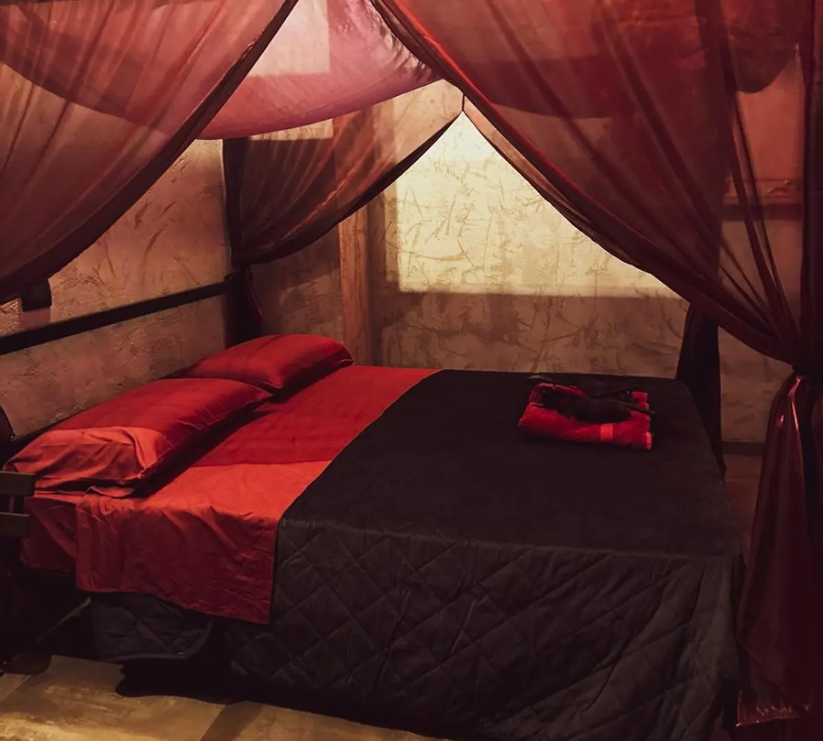 Holiday home Black Hole Rooms Catania Italy
