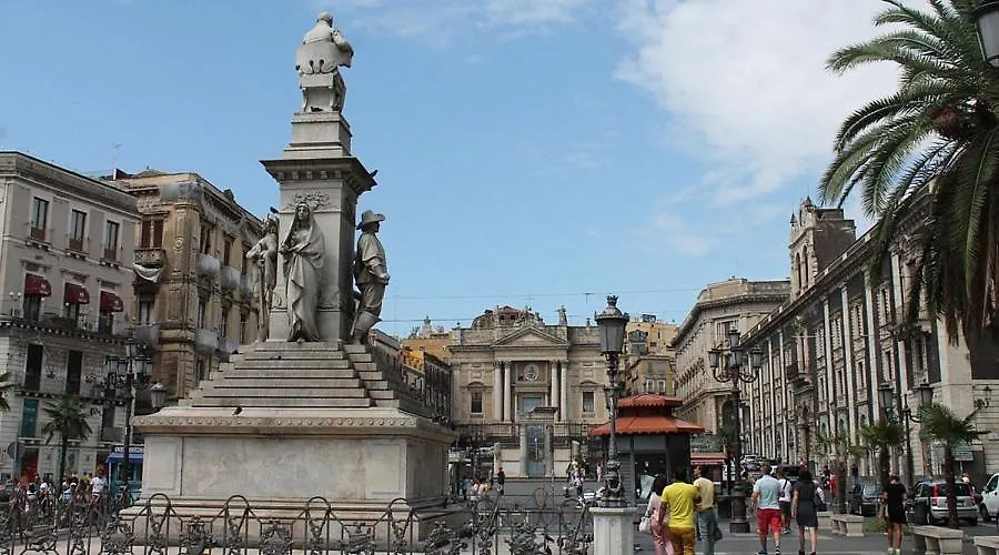 Holiday home Black Hole Rooms Catania